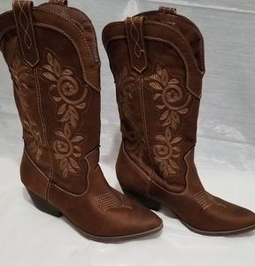 Women's Ram Vinnmo Western style boots Size 7 1/2